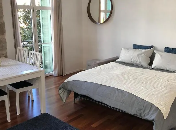 Vue Jardins Bioves Spacieux 2 Pieces 52m2 En Hypercentre Menton