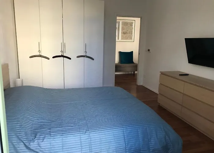 Vue Jardins Bioves Spacieux 2 Pieces 52m2 En Hypercentre Apartment Menton